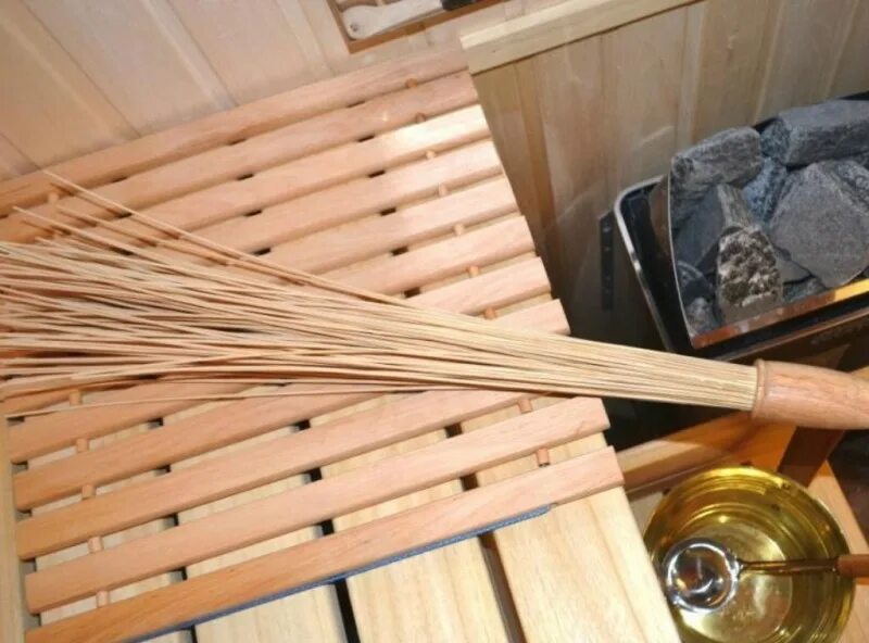 Массажный веник. Банный веник из бамбука. Березовые розги. Массаж бамбуковыми вениками. Бамбуковый веник для бани в виде веера.