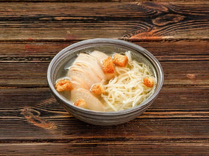 Лапша с грудкой. Суп из куриной грудки с лапшой. суп куриная грудка с лапшой. суп с блинной лапшой. лапша из куриной грудки.