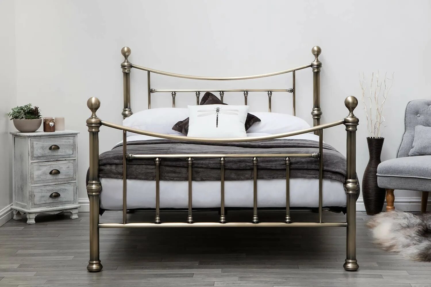 Куплю старые кровати. Кровать TETCHAIR Windsor Queen Size Antique Brass. Кровать Victoria WF 9603. Classic Victorian King Size Brass and Iron Bed 238403 Sellin кровать. Кровать металлическая Квин бэд.