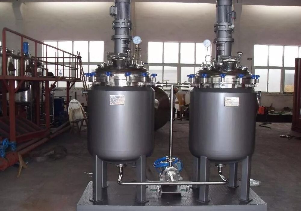 Реактор для приготовления инъекционных растворов. Оборудование фармацевтического производства. Реактор для производства полиуретанового клея. Оборудование реактор. Реактор смеситель лвж.