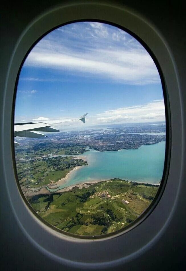 Gambar mungkin berisi: langit, awan, pesawat, luar ruangan dan alam Travel photo