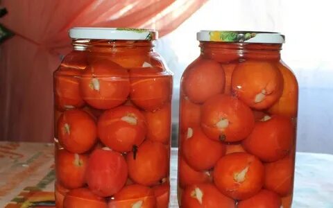 Маринованные помидоры с чесноком внутри на зиму