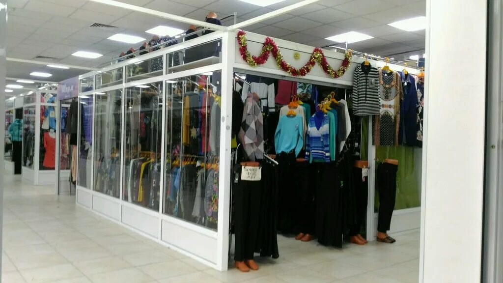 Досмарко одежда омск. Интернет магазин одежды в омске. Трц меркурий пожар. Рынок одежды омск. Детская одежда омск магазины.