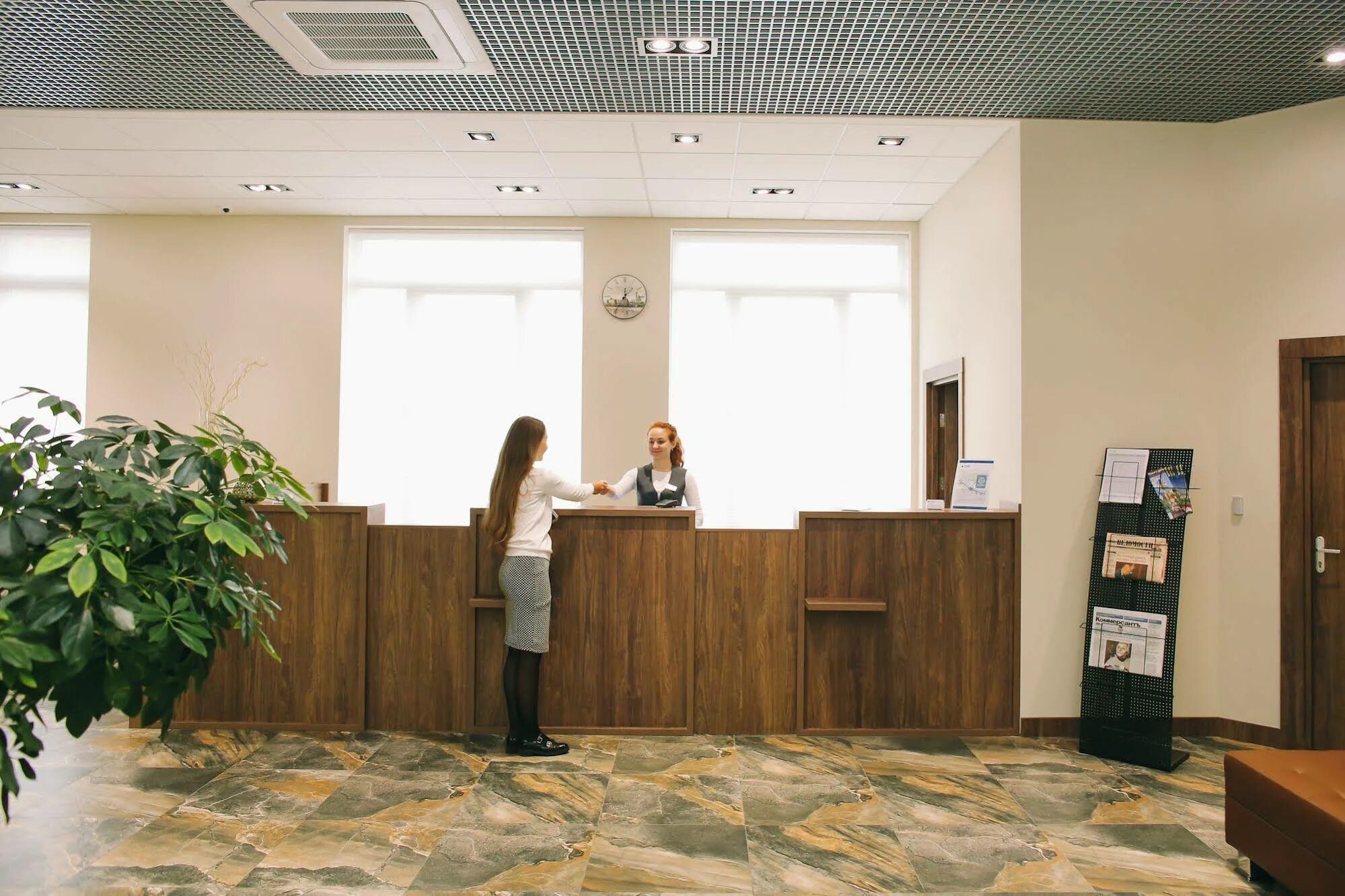 Отель скайпоинт москва. Skypoint отель шереметьево. skypoint hotel аэропорт шереметьево. гостиница скай в шереметьево. reception skypoint sheremetyevo.