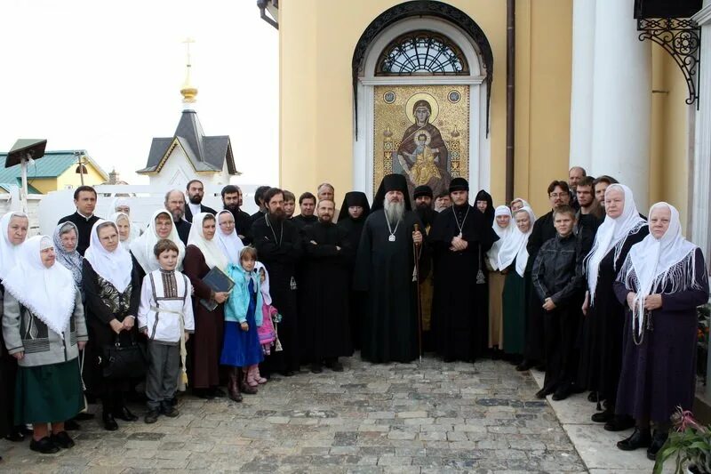 Старые сайты храмов. Единоверие Михайловская Слобода. Храм в Михайловской Слободе. Единоверческий храм Архангела Михаила в Михайловской Слободе. Михайловская Слобода служба.