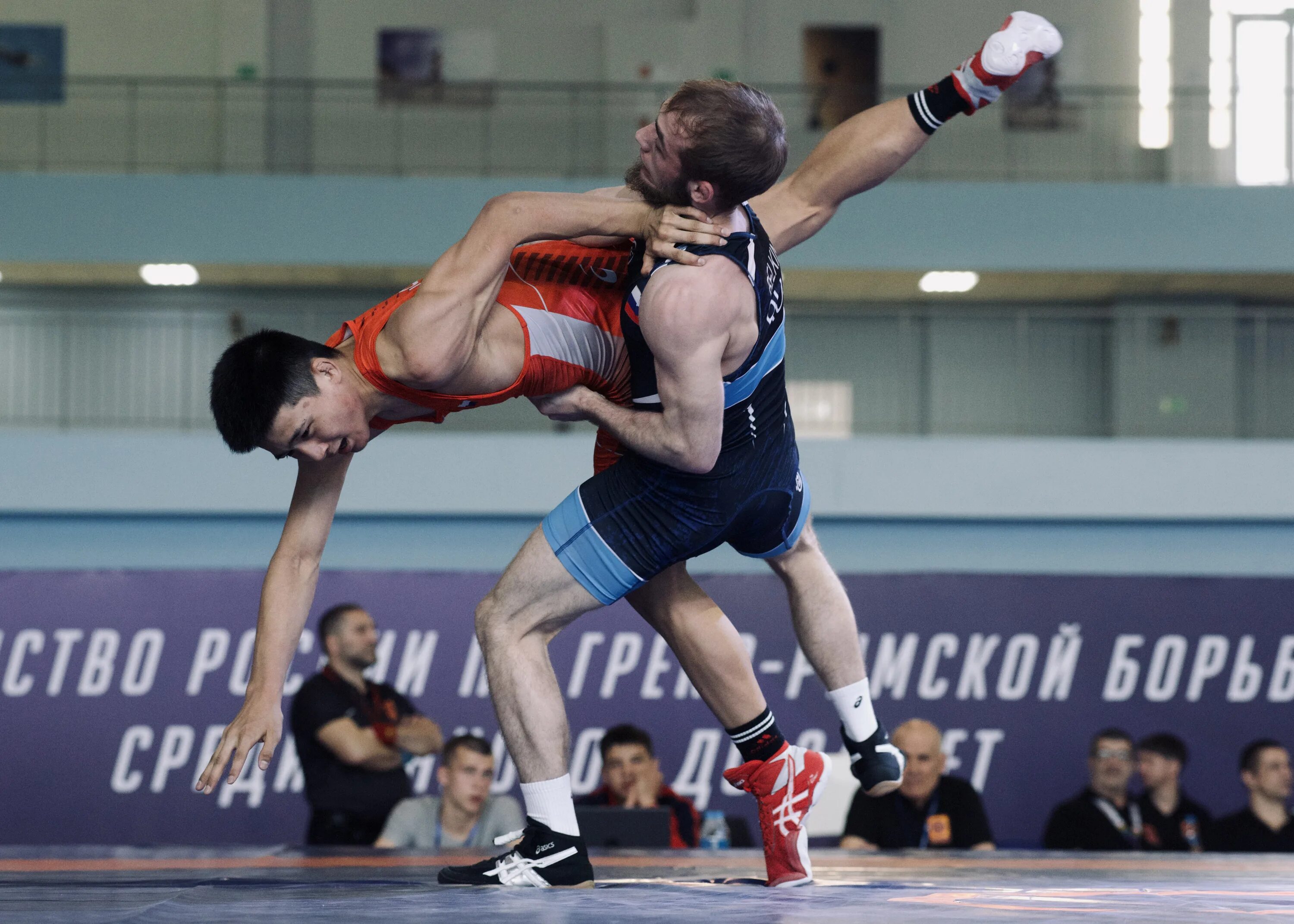 Видео греко. Борьба жоламан шаршенбеков. Борьба. Греко римская борьба дети бросок. Павел белкин борец 2023.