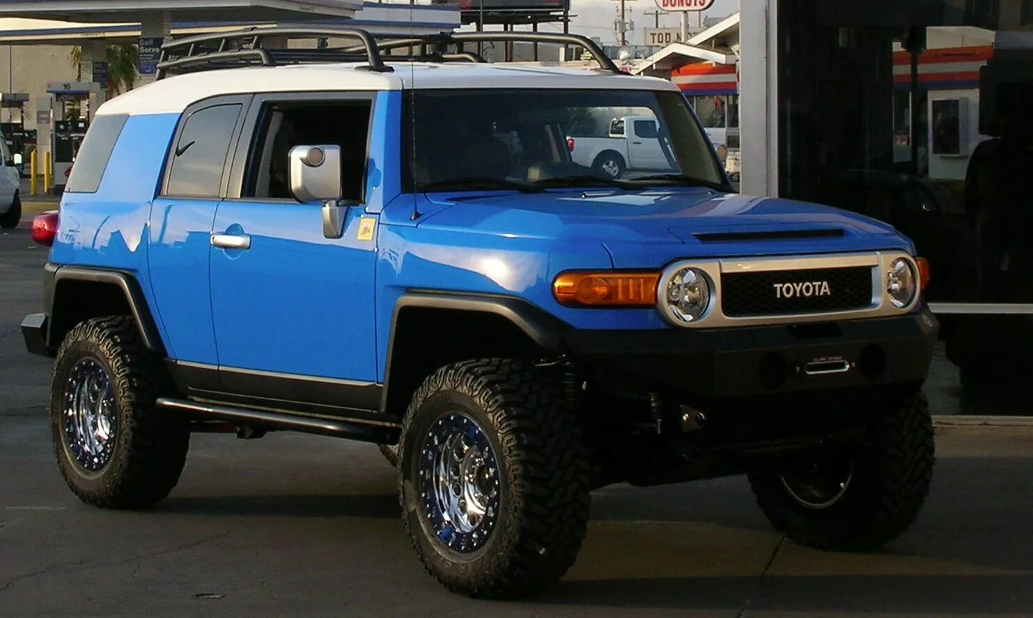 Тойота как хаммер. Японский хаммер от тойота. Тойота как хаммер. Hummer h3 крыша. Тойота как хаммер.