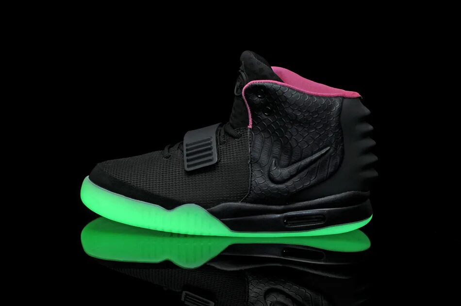 Кроссовки с зеленой подошвой. Nike Air Yeezy 2 NRG. Найк Air Yeezy. Nike Yeezy. Nike Jordan Yeezy.