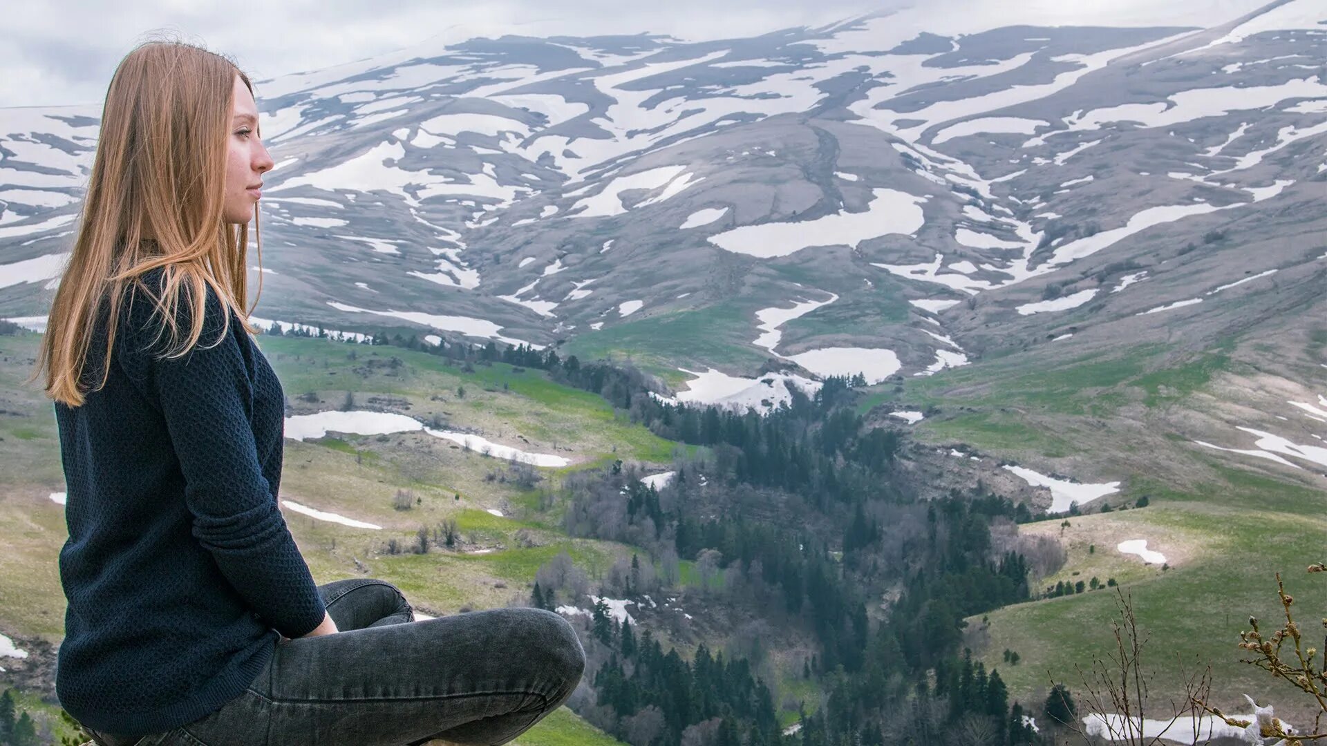 Веб камеры с плато лаго наки. Лагонаки адыгея зимой. Лагонаки горнолыжный курорт. Пробки в лагонаках на новый год. Пробки в лагонаки на новый год.