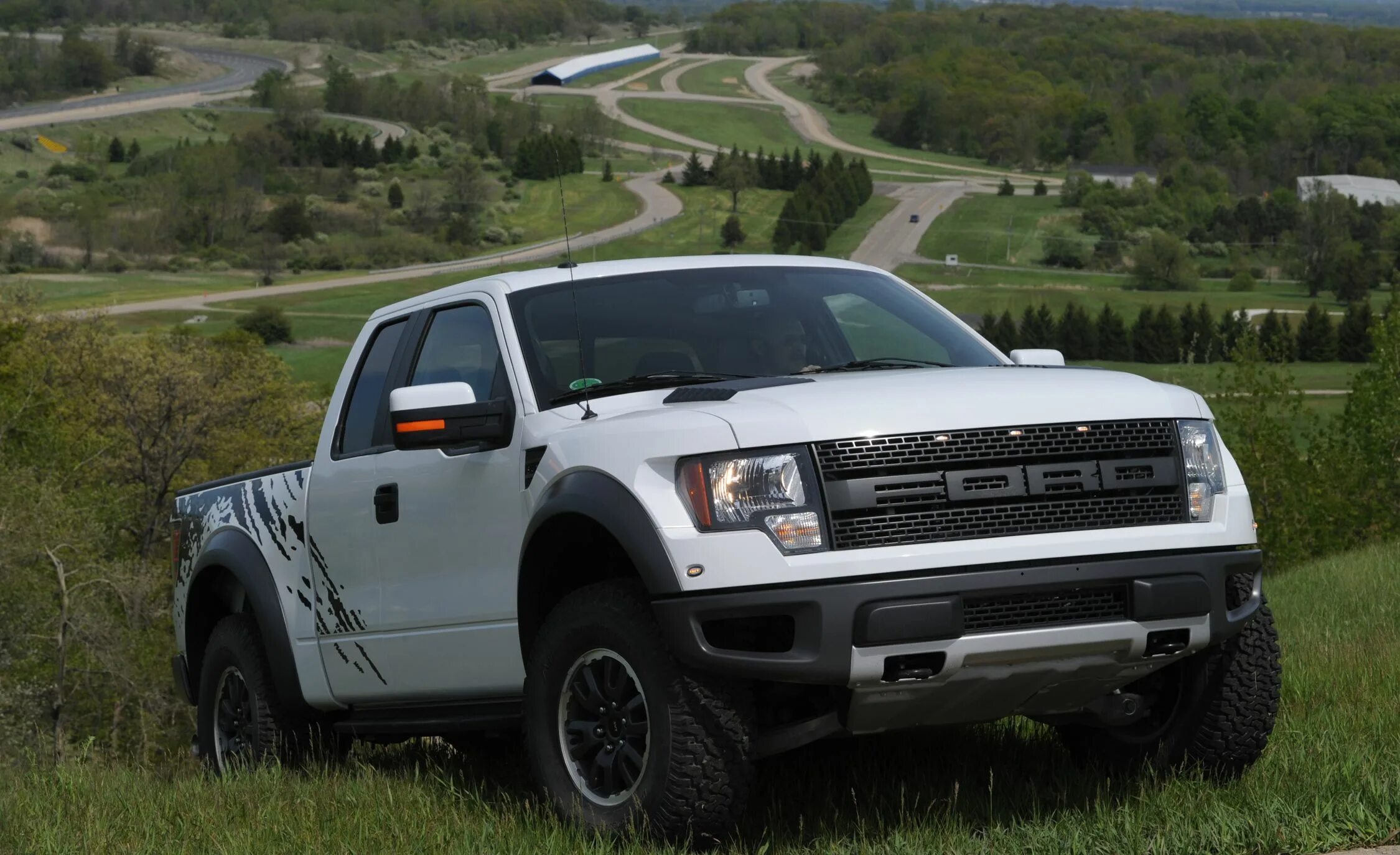 Какой форд самый лучший. Ford raptor 2005. форд машины 2025. форд драйвер. τrailblazеr 4x6 ford f350.
