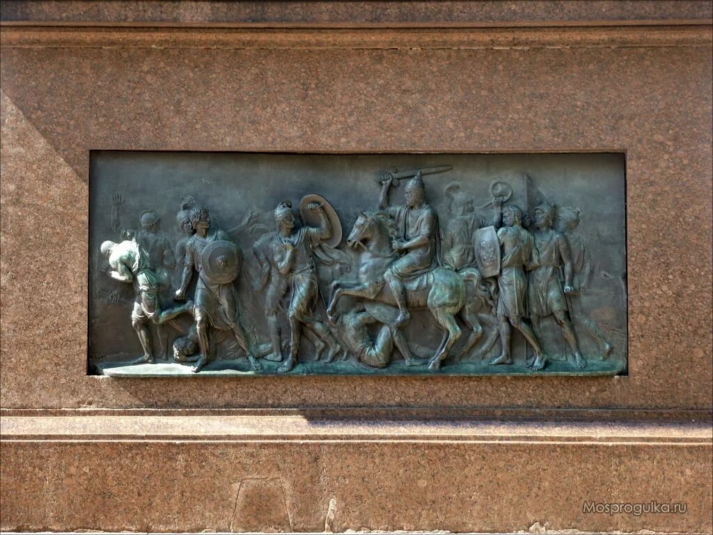 минин и пожарский горельеф. памятник минину и пожарскому в екатеринбурге. гражданину минину и князю пожарскому благодарная россия лета 1818. красная площадь, москва. минину и д.