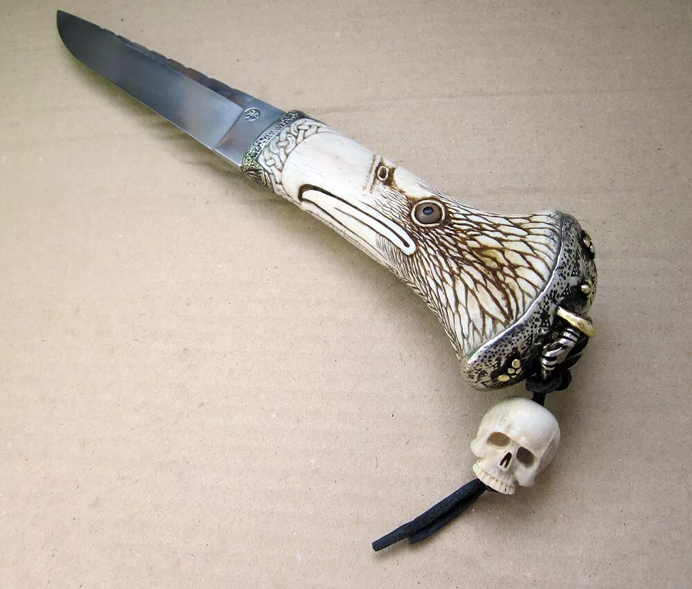 Нож с костяной ручкой. Нож с рукояткой из кости. Ножи с рукоятью из кости. Эксклюзивные кинжалы.