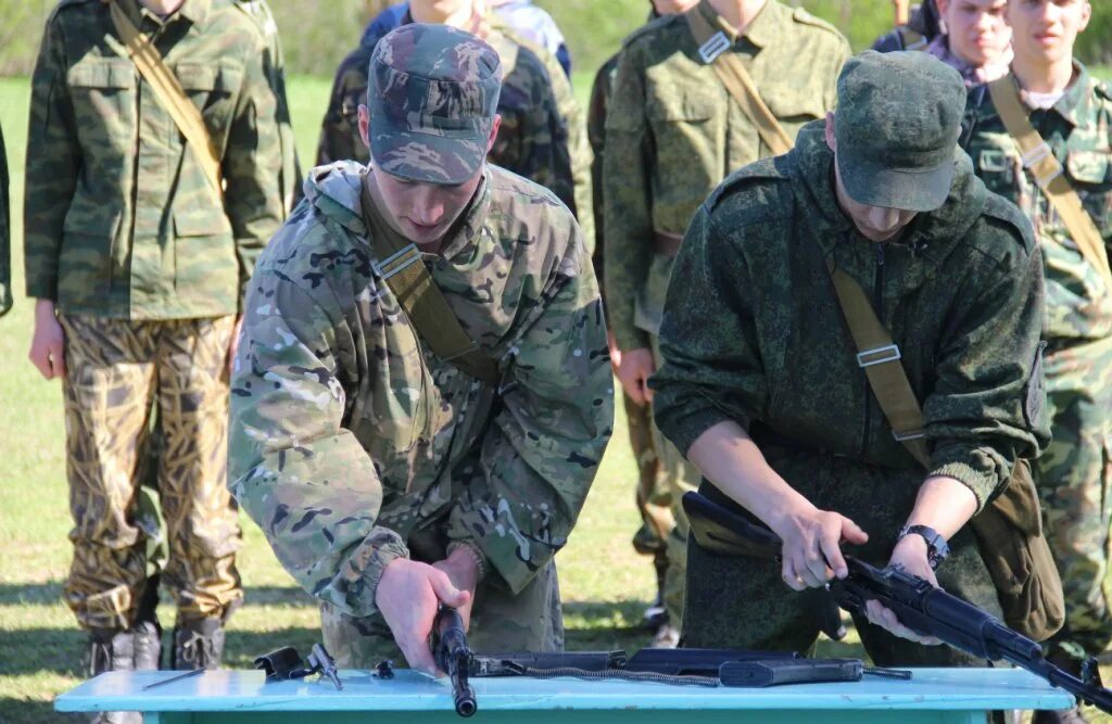 Новости сегодня военные сборы. Военные сборы. Военные сборы старшеклассников. Парк Патриот военные сборы школьников. Учебные сборы у призывников.