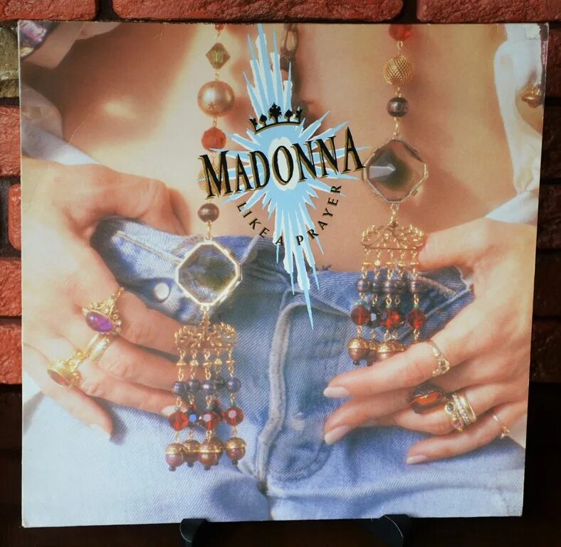 Like madonna песня. Madonna 1989 like a Prayer. Madonna like a Prayer album. Мадонна like Prayer album. Madonna like a Prayer обложка.