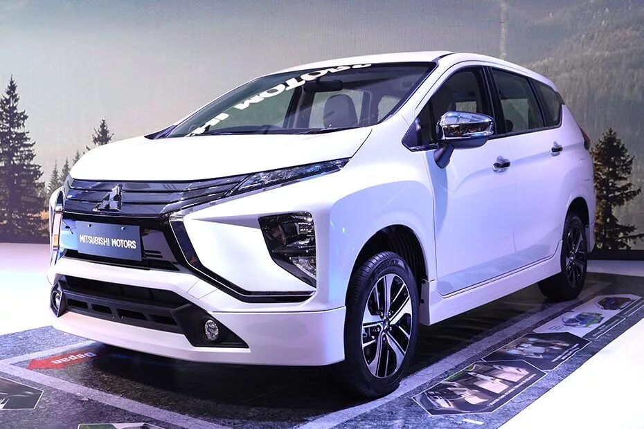 Митсубиси экспандер 2022. Минивэн Mitsubishi Xpander. Митсубиси минивэн 2017. Mitsubishi Expander Cross. Мицубиси храндер кросс