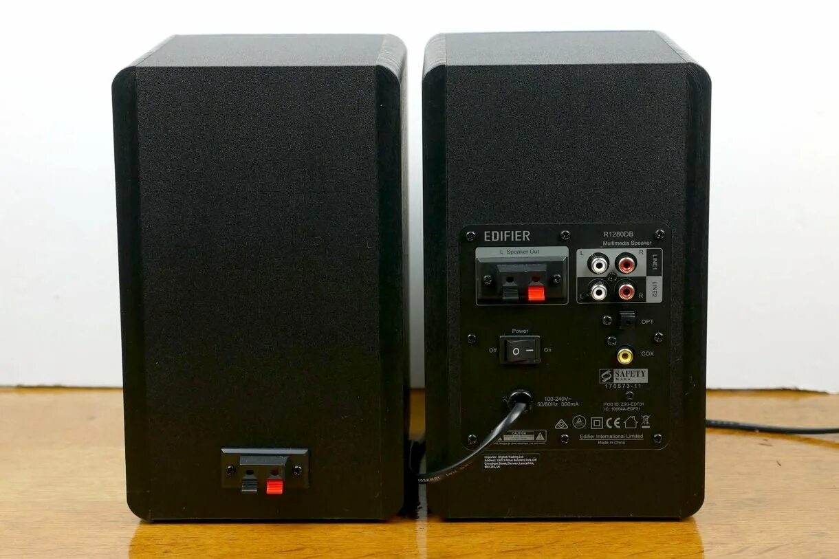 Активные колонки. Компьютерная акустика Edifier r1280db. Колонки Эдифаер 1280 DB. Колонка Edifier колонки r1280db. Активные колонки Эдифаер с560дб.