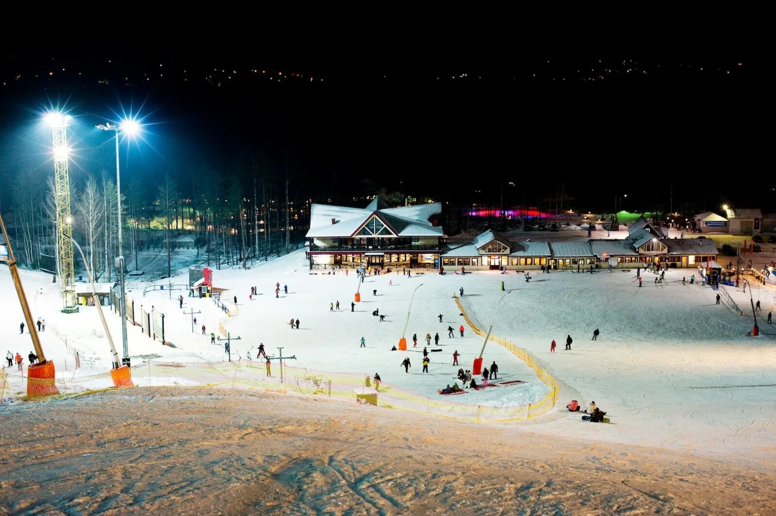 охта парк где. охта-парк санкт-петербург горнолыжный курорт. лесной каток в охта парке. лесной каток в охта парке. охта парк открытый бассейн.