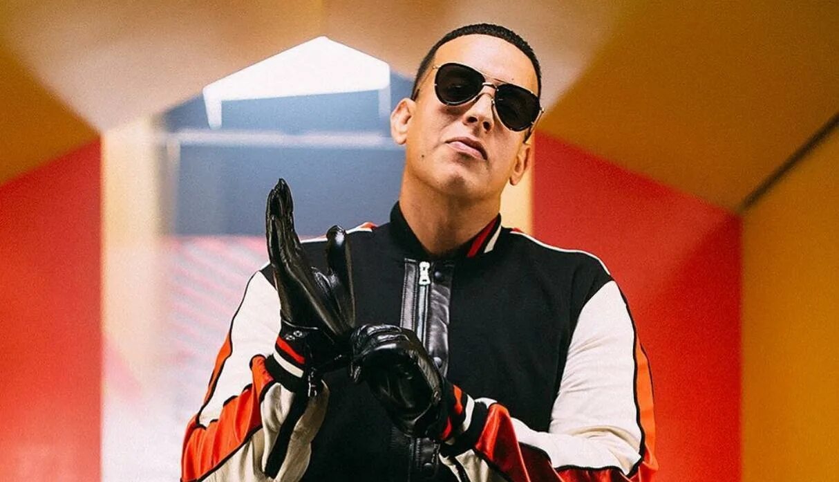 Клип дэдди. Daddy Yankee 2023. Кальма деди Янки. Дэдди Янки кон Кальма. Daddy Yankee 2022.