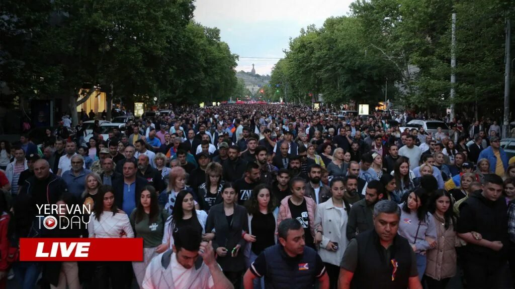 Челябинск ереван прямой. Митинг в Ереване. День пограничника в Ереване. Движение сопротивления (Франция). Акция в Ереване.