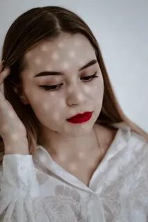 Вика ест