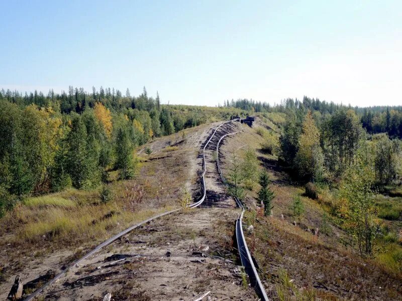 Живая мертвая дорога. Трансполярная магистраль. Мертвая дорога фото черно белые.