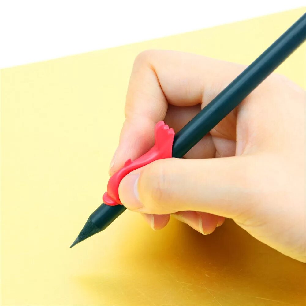 Как правильно держать карандаш. Приспособления для правильного держания ручки. Ручка для дошкольников. Приспособление на карандаш для правильного держания. Ручка для правильного письма для детей.