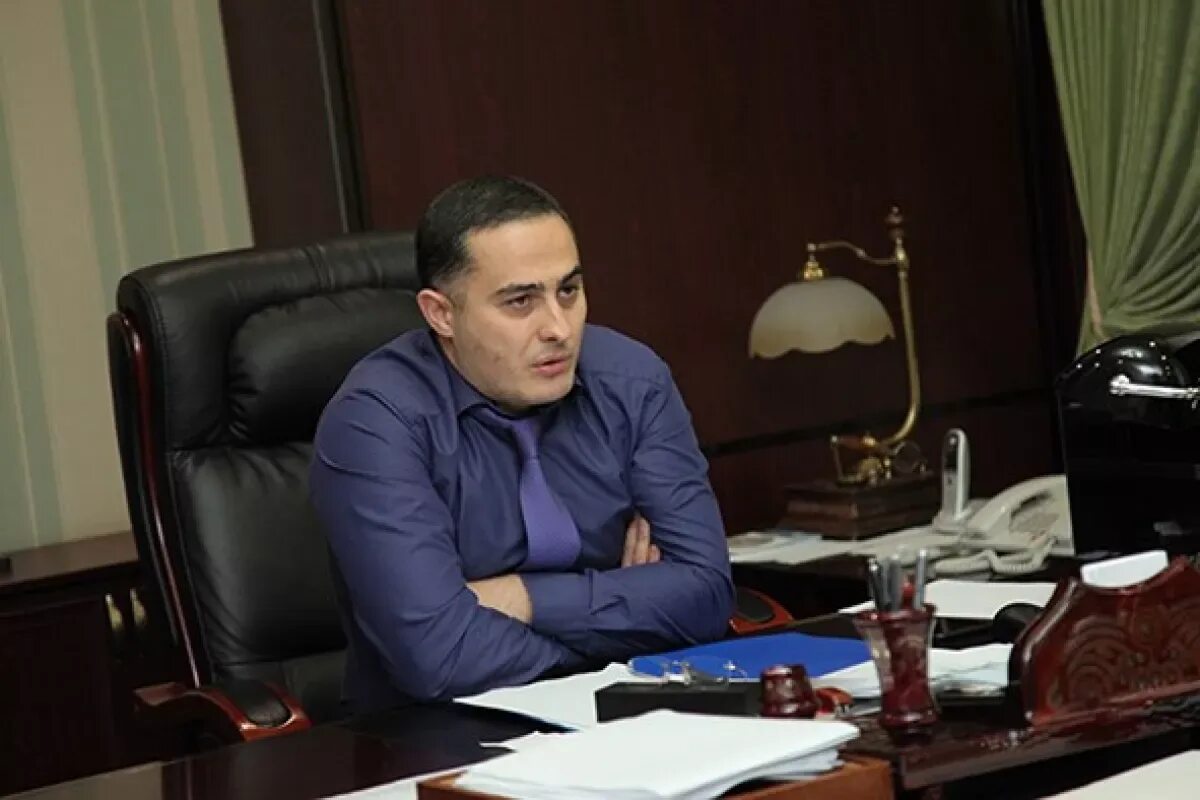 помощник по уголовным делам. помощник по уголовным делам. судебное заседание. защита по уголовным делам. суд заседание.