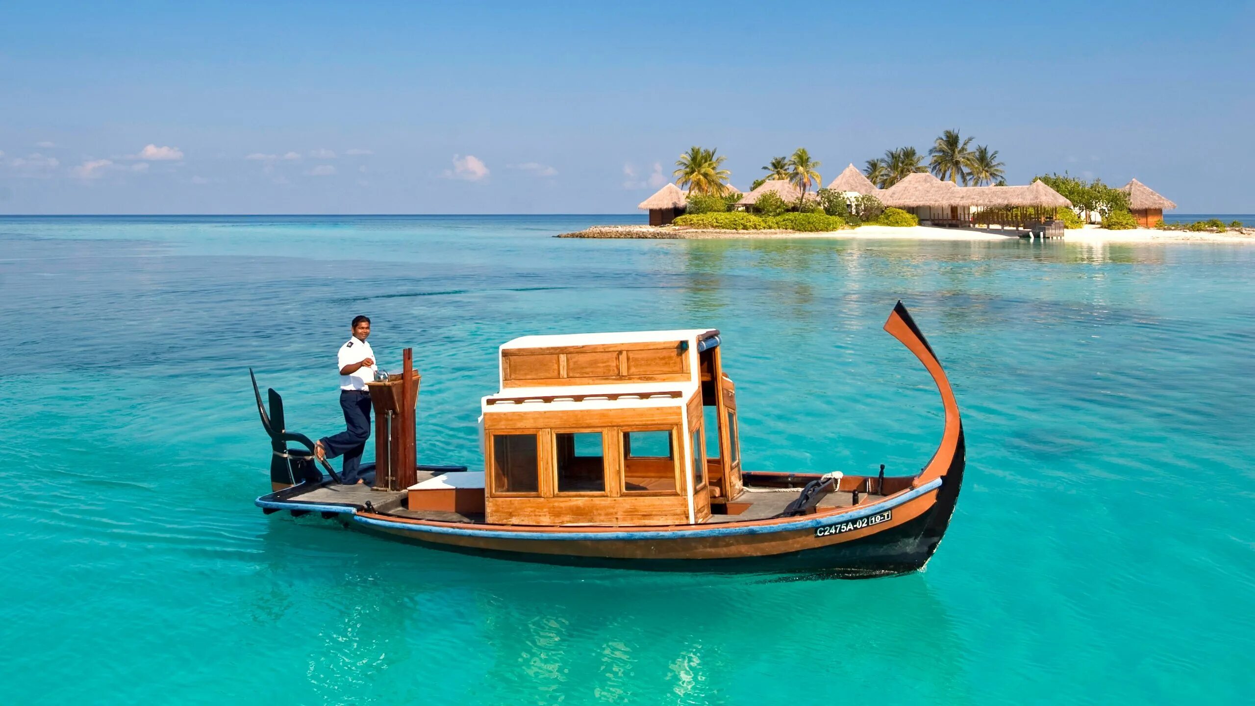 Boat island. Лодка Дони Мальдивы. Парадайз Айленд Мальдивы. Парадиз остров Карибского моря. Гавайские лодки.