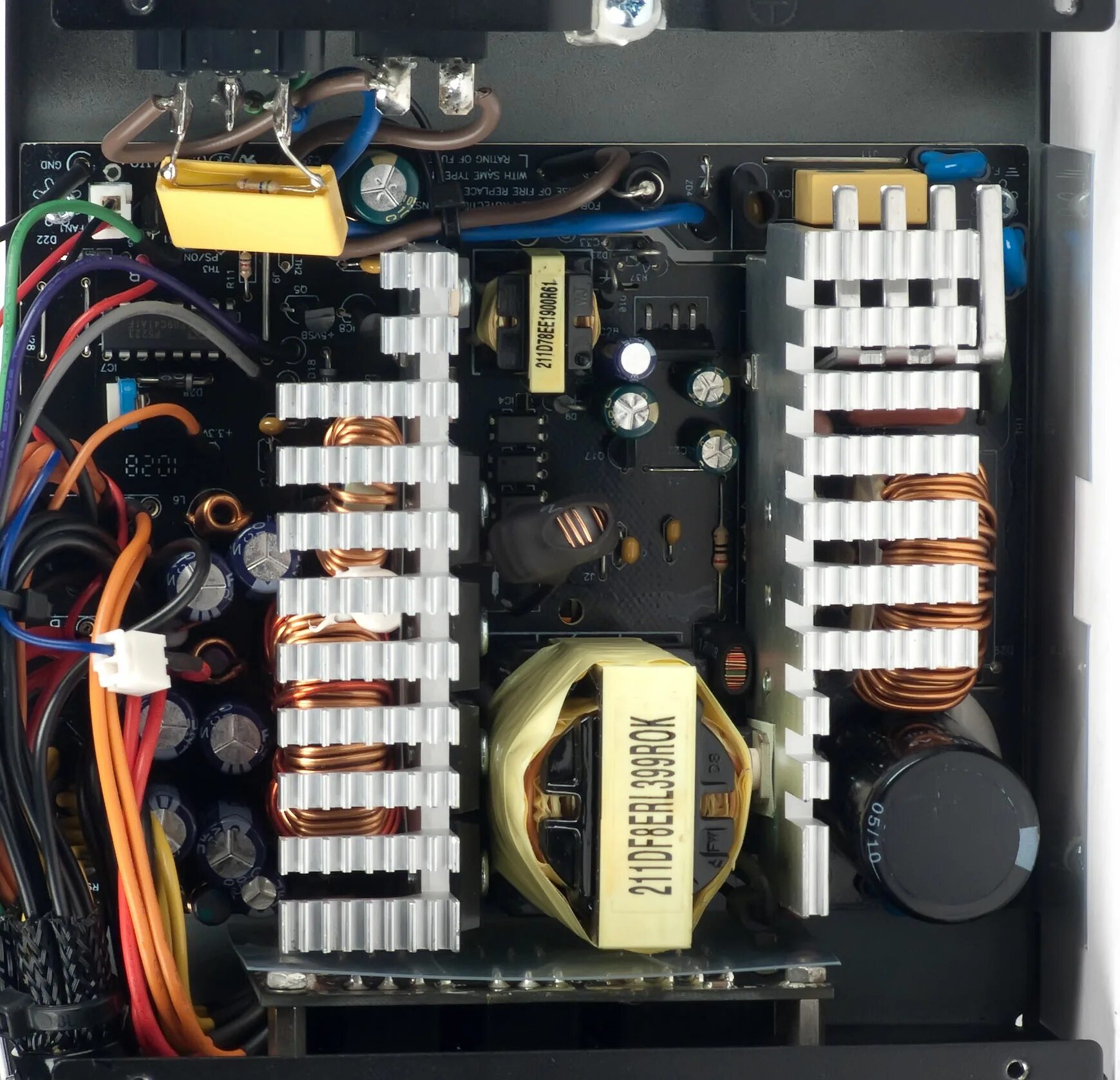 Aerocool 1000 w v12xt. Atx ps 12v (p4 power connector). Блок питания 1600w для майнинга. Блок питания для компьютера для 3060. Rtx 3090ti 1 cooler.