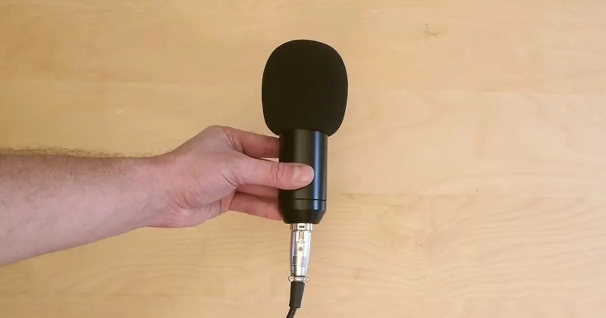 Гудит микрофон. Микрофон из бумаги. Микрофон из втулки. Микрофон из картона. Микрофон из картона своими руками.