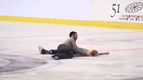 Упала головой об лед
