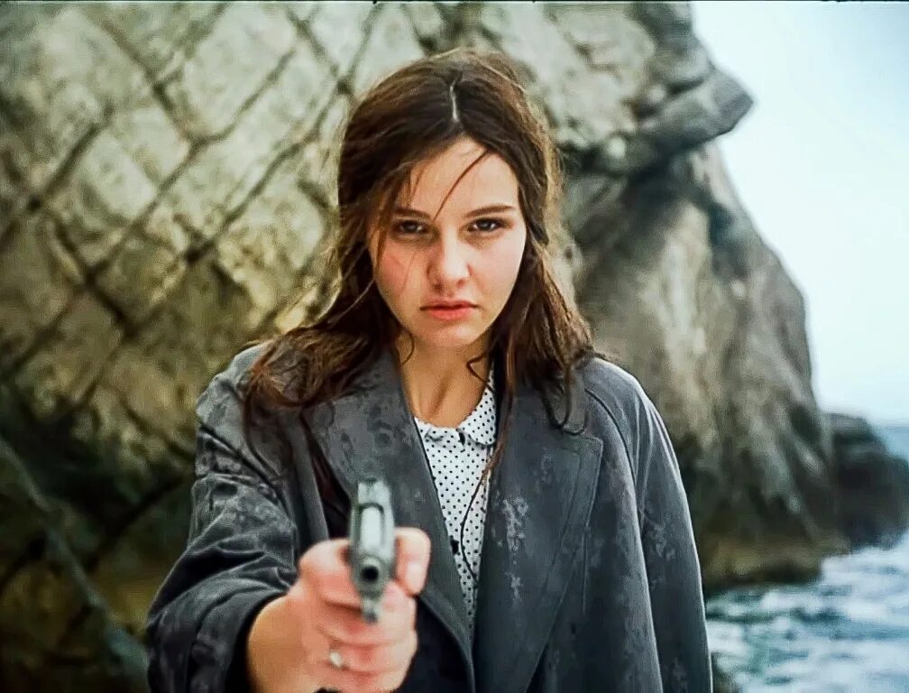 10 негритят говорухин. Десять негритят фильм 1987. татьяна друбич вера клейторн. агата кристи 10 негритят фильм. татьяна друбич десять негритят.