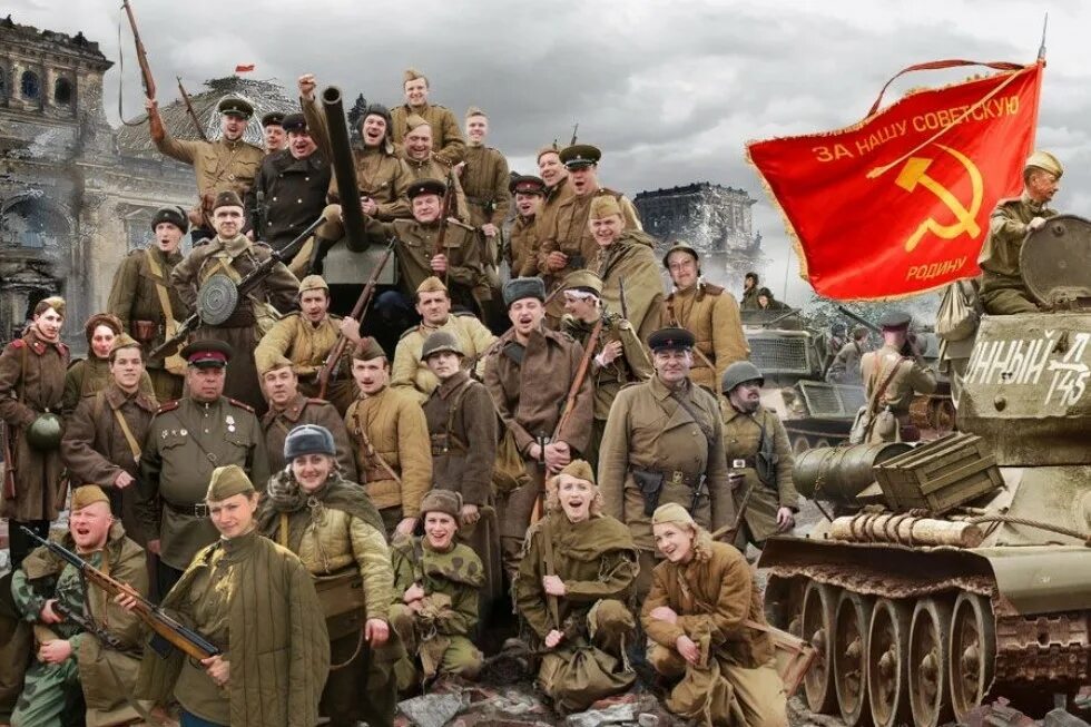 Победа в вов. Победа в Великой Отечественной войне. С днем Победы. Солдаты радуются победе. Война 1945 победа