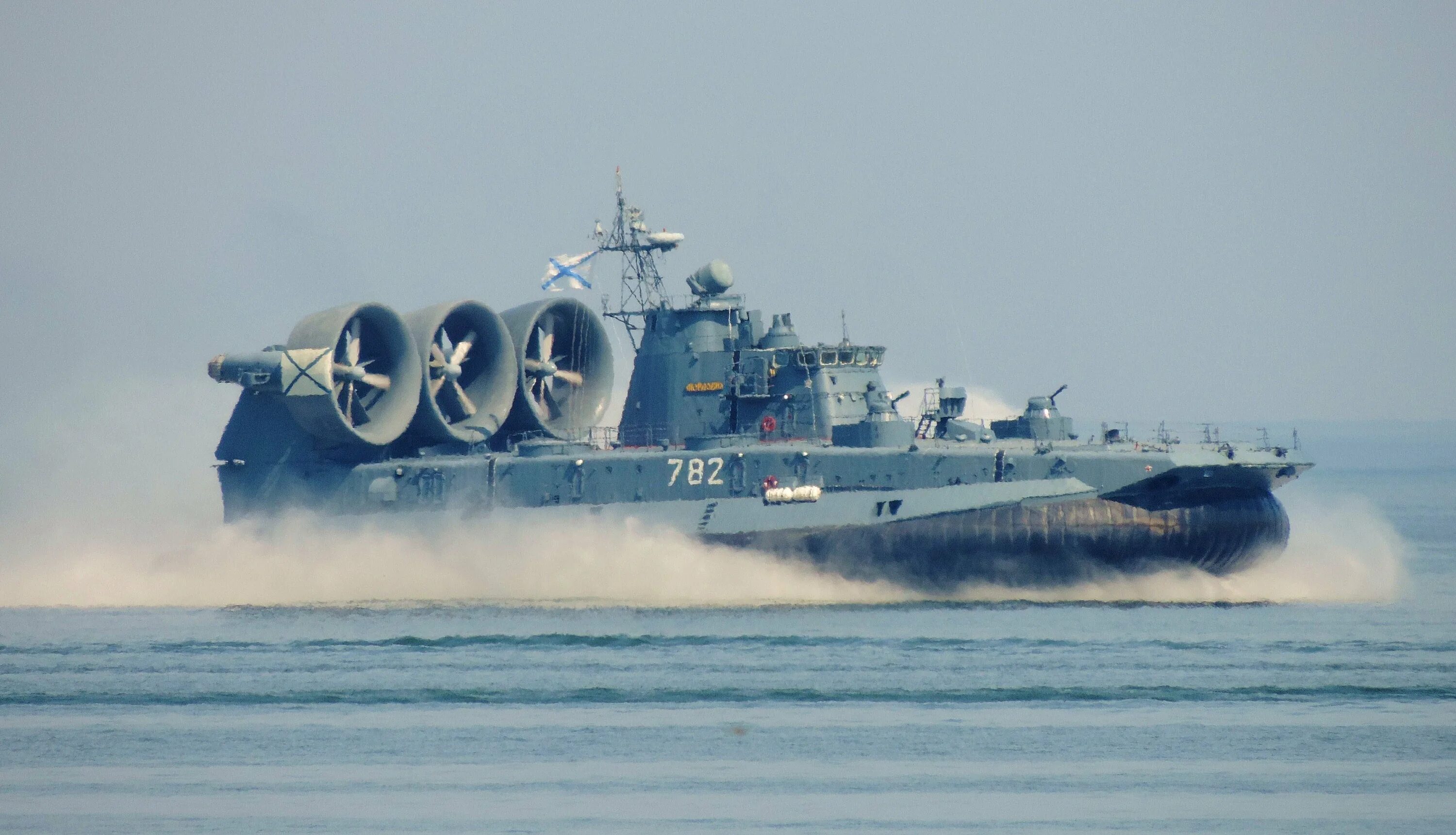 Самые крупные морские флоты. МДКВП «ЗУБР». Проект 12061 "мурена". Десантный катер мурена проект 12061.