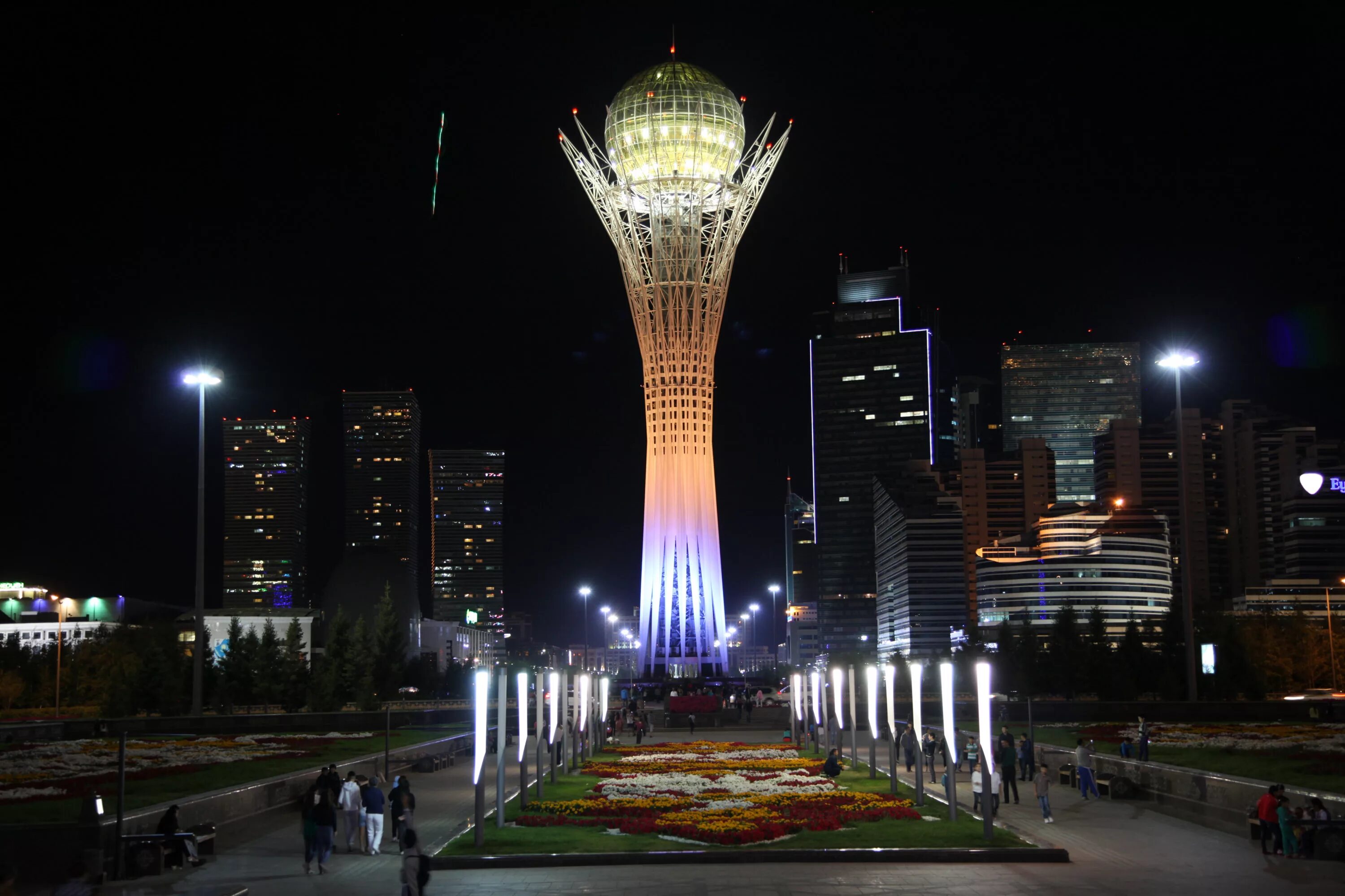 Монумент Астана-Байтерек. Байтерек Астана. Казахстан башня Байтерек. Байтерек Астана ночью.