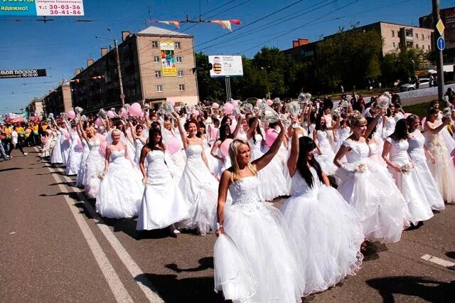 Иваново-Вознесенск город невест. Иваново город невест. Парад невест Иваново. Иваново называют городом невест. Песни иванова город невест