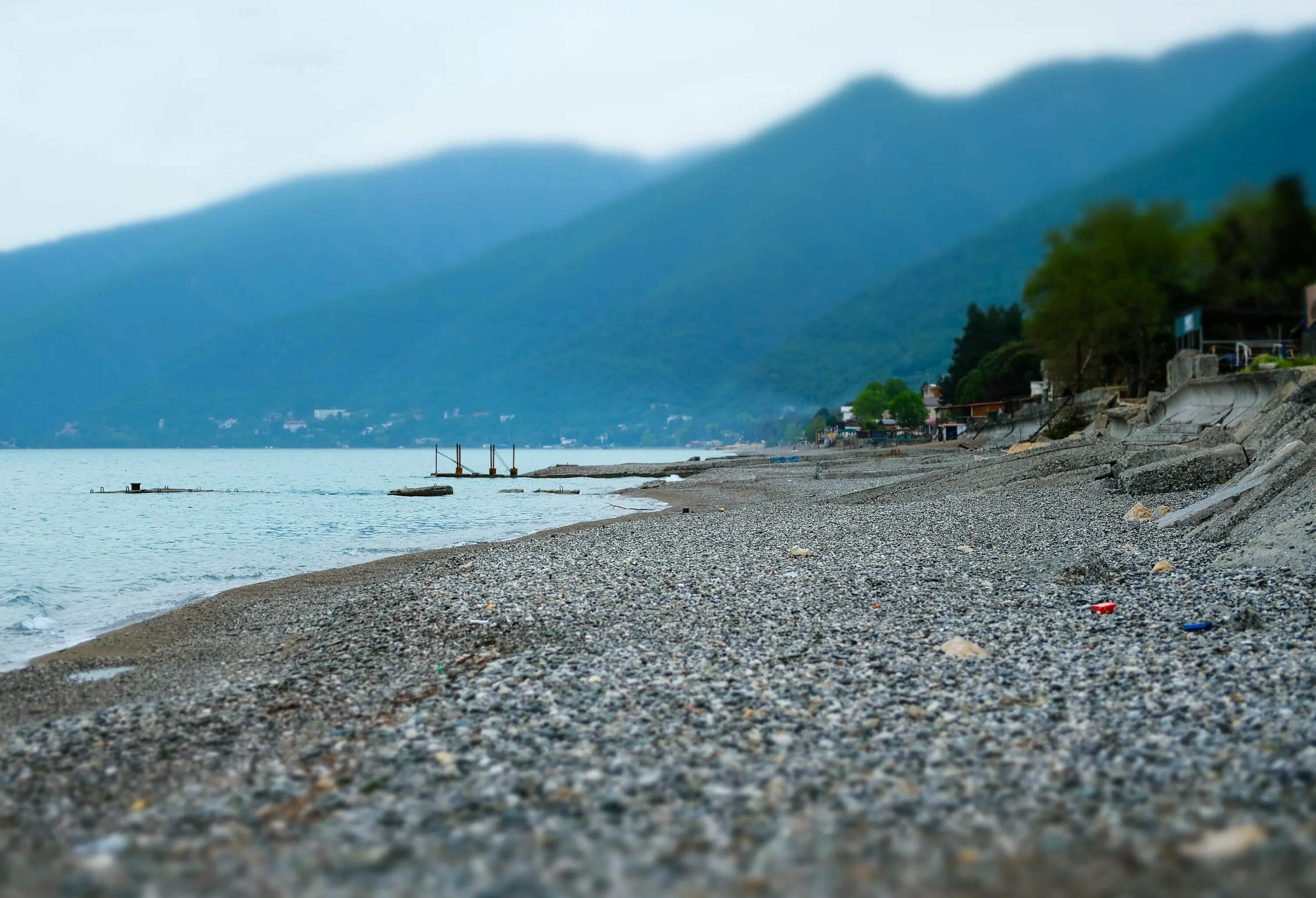 пляж гагра абхазия. гагры абхазия горы. чёрное море новый афон абхазия. пляжи пицунды гагры абхазия. апсны-абазашта гагра, абхазия.