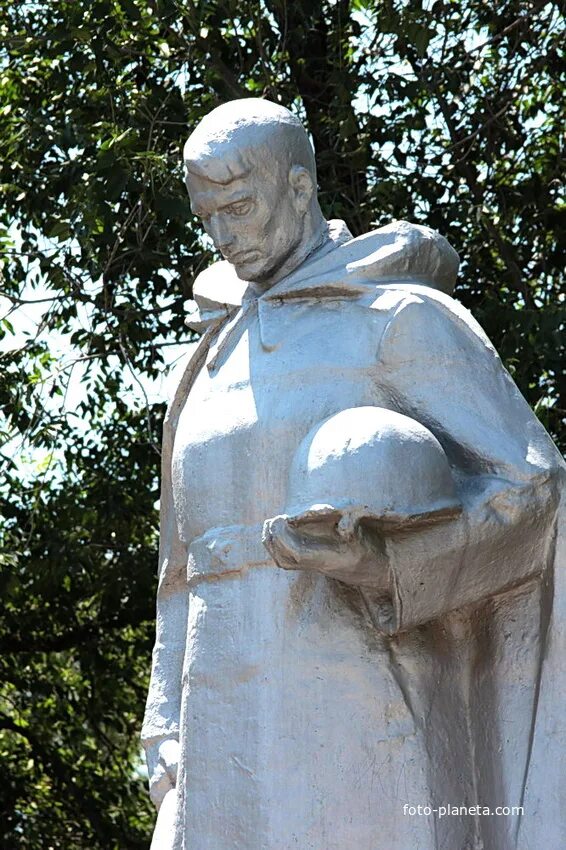 Погода романовка сальский. Село романовка ростовская область. памятник в романовке.