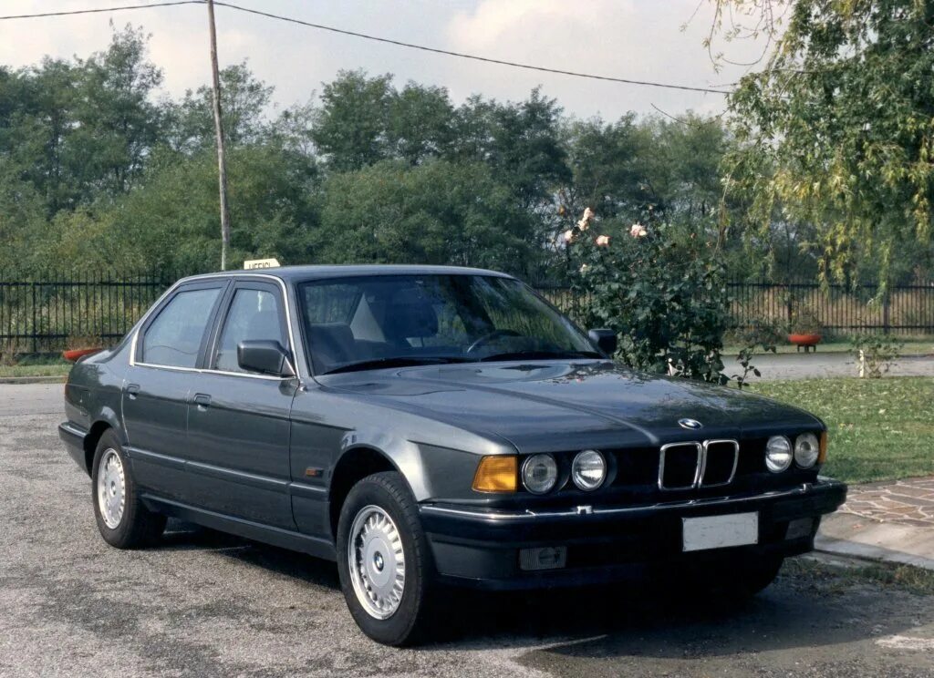 90 x 42. БМВ 525 90х. BMW 5 e32. БМВ 525 90 года. БМВ 7 90-Х.