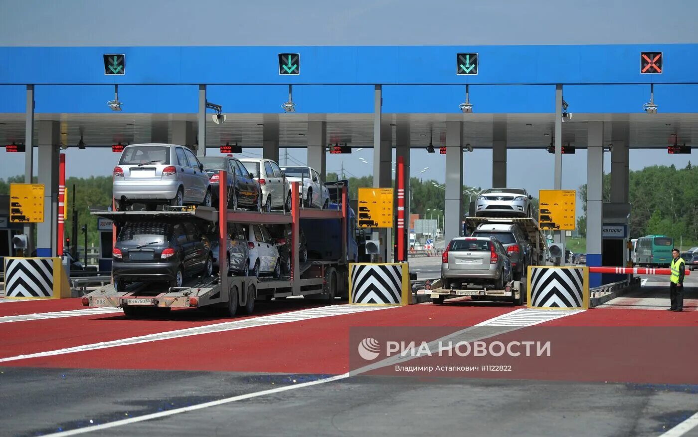 Открыли платную дорогу. Пропускной пункт платной дороги. Платные дороги с фотофиксацией. Трансформер платная дорога. Пункт взимания платы Автодор-платные дороги.