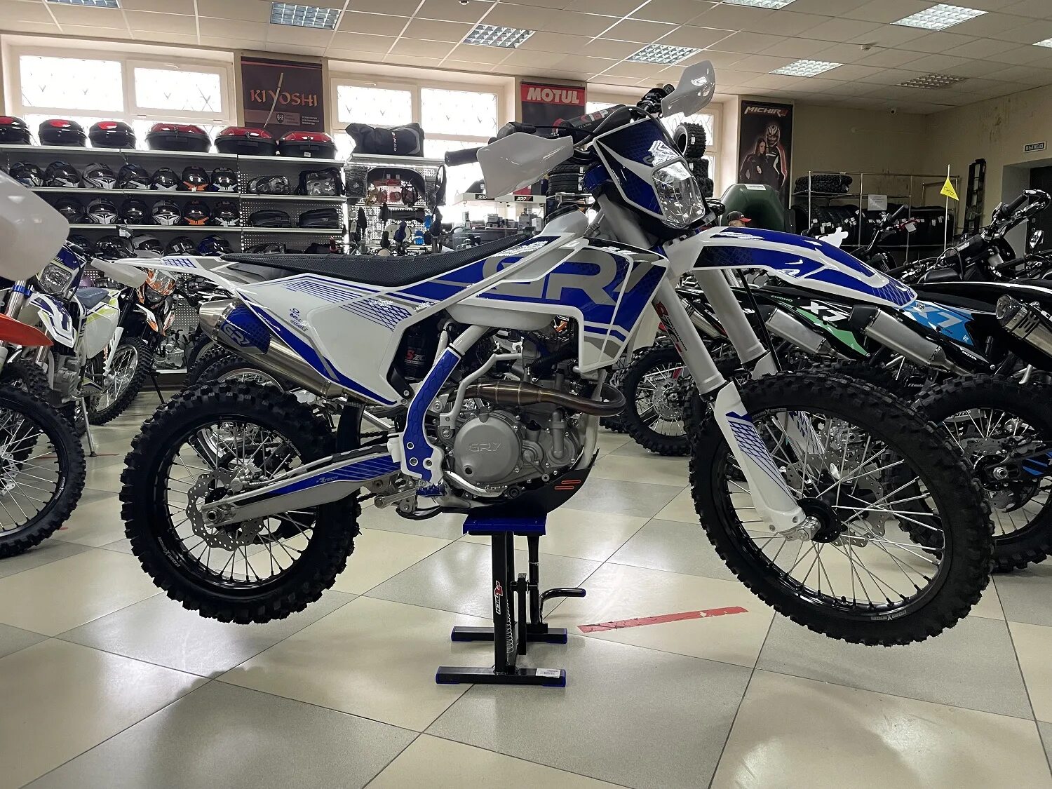 Gr7 f300a enduro optimum. Gr7 300 эндуро. Gr7 Optimum 2022 300. Gr 7 эндуро 250. Gr 7 эндуро 300 gr7.