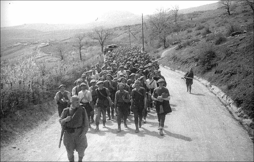 Захват крыма немцами. Румыны в Крыму 1941 год. Освобождение Севастополя 1944. Немецкая оккупация Севастополя: военнопленные.