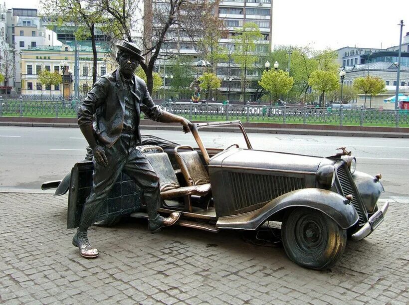 Памятник юрию никулину на цветном бульваре в москве. Памятник никулину в москве. Памятник никулину в москве. Памятник юрию никулину на цветном бульваре. Памятник никулину на цветном бульваре.