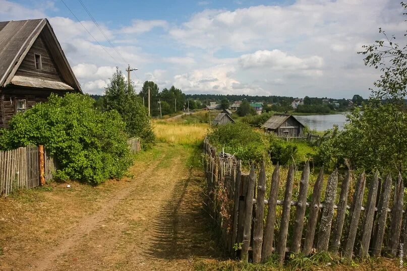 Не то село не то деревня. Люговичи ленинградская область деревня.