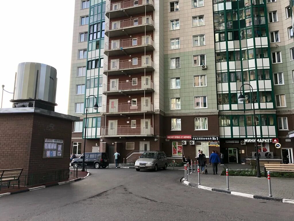 Магазин изумрудные холмы. Изумрудные холмы магазины. Изумрудные холмы магазины. Изумрудные холмы красногорск. Жк изумрудные холмы.