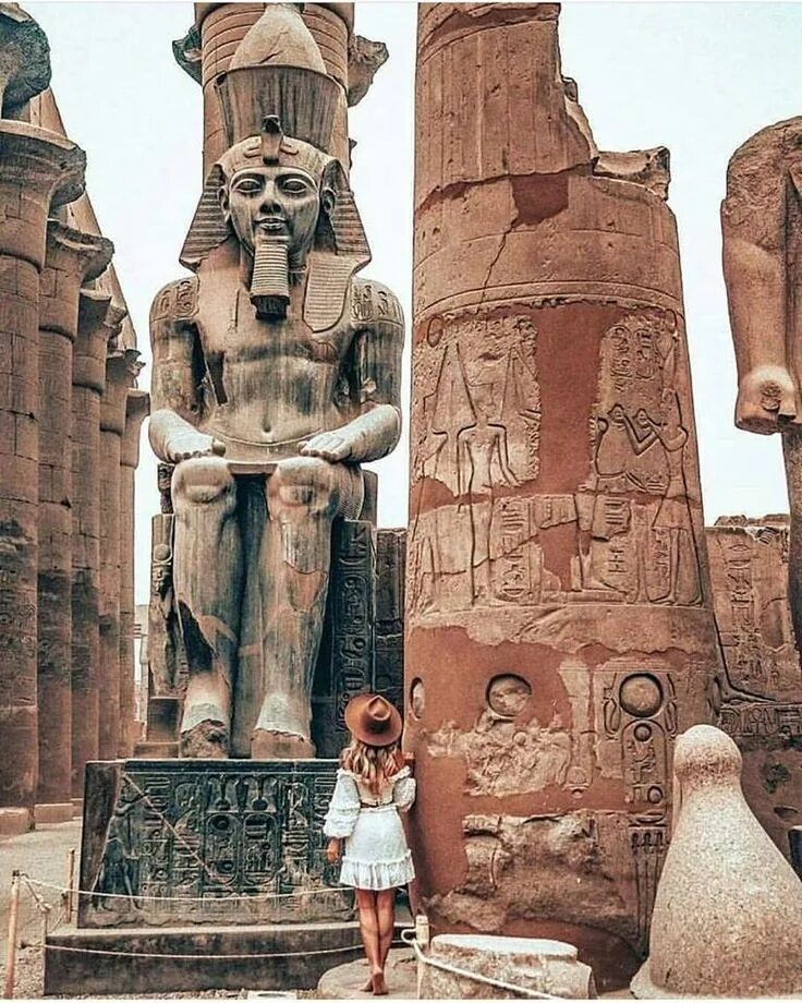 Плато гиза сфинкс. Пирамида хеопса каир. Чудеса света в египте. Official egypt. Луксорский храм луксор.