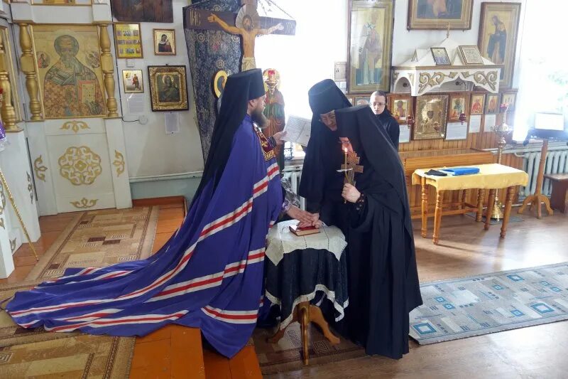 служители дивеевского монастыря. знаменский монастырь иркутск монахини. священники дивеевского монастыря. джессика риззо монахиня. монахиня евгения.