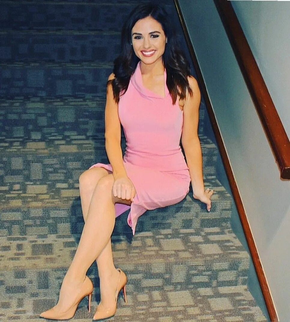 Goddess fiona. Kelsey kernstine feet. kelsey kernstine в юбке. fionafoto. богиня fiona.