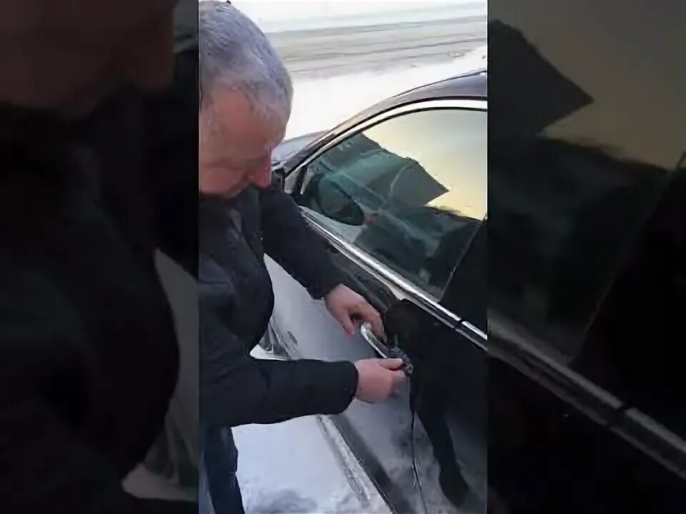 Как открыть мазду если сел аккумулятор. Открыть мерседес ключом если аккумулятор сел. как вскрыть s500 мерседес сел аккумулятор. как открыть мерседес ключом если батарея села. как открыть мерседес если села батарейка.