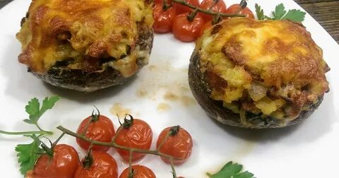 Шампиньоны фаршированные в беконе